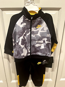 Neuf avec étiquettes veste et pantalon Nike bébé garçon survêtement lot de 2 pièces 9 M noir neuf avec étiquettes pdsf 44 $ !