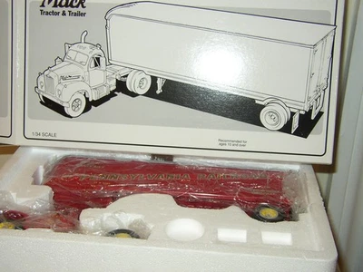 First Gear1960 Model B-61 Mack Tractor Trailer 19-1435 Pennsylvania RR 1/34 - Image 1 of 4