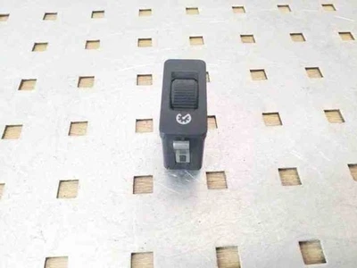 BMW 5 E39 Switches 21318000 3.00 Diesel 142kw 2001 25120845 - Image 1 of 4
