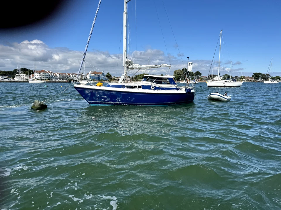 LM 26 Motor sailing yacht - Image 1 of 4