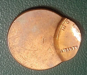 ERROR COIN OFF CENTER PENNY COPPER W/ TONING #1550 NICE ADDITION. COLLECTION  - Picture 1 of 7
