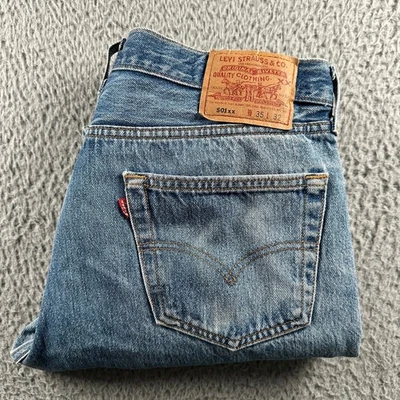 Pantalones de mezclilla para hombre Levi's 501xx de colección años 90 35x32 (ajuste 33x30) alas de murciélago rojas envejecidas EE. UU. Foto 1 de 4