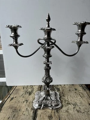De colección 2 Candelabros Ornamentados Triple Plateado Retorcidos 3 Brazos Marcados Z Auerbach Foto 1 de 4