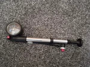 BETO PRECISION SHOCK PUMP 400 psi MOUNTAIN BIKE SUSPENSION FORK CYCLE - Picture 1 of 2