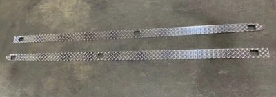 适合 * 03-09 道奇冲撞床轨保护器 8' 82207141 - 新 OEM — 第 1/4 张图片