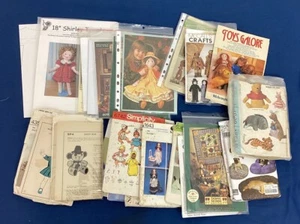 Sewing Patterns X 30 Dolls Clothes Soft Toys Vintage Unchecked #VB - Picture 1 of 5