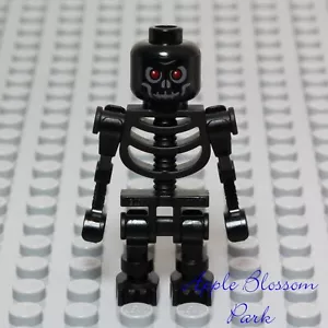 LEGO MINIFIGURA ESQUELETO Cabeza de Calavera Negra con Malvados Ojos Rojos - Monstruo Castillo Halloween - Imagen 1 de 4