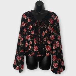 Xhilaration Black & Red Floral Print Lace V-Neck Cropped Wide Sleeve Top Sz XXL - Picture 1 of 6