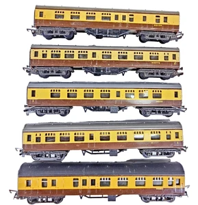 Rack Of 5 X vintage Tri-ang TT Gauge BR Coaches Chocolate & Cream Colour Unboxed - Picture 1 of 21