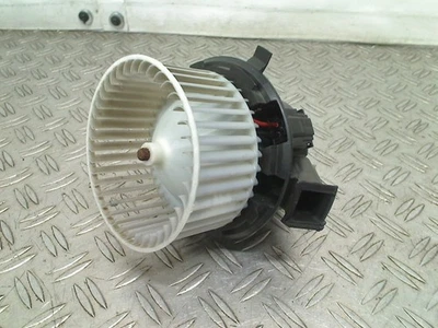 VENTILATEUR DE CHAUFFAGE Renault Twingo III (AH) 2022 272107433R - Photo 1/2