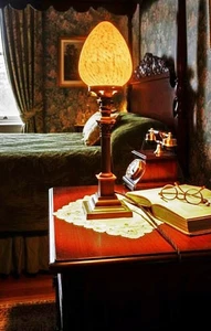 Edwardian Antique Bronze Corinthian Desk Lamp Arts & Crafts marbled Glass shade - Picture 1 of 20