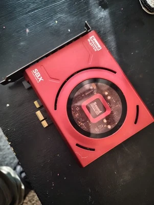 Tarjeta de sonido Creative Labs Sound Blaster Z SE - roja Foto 1 de 3