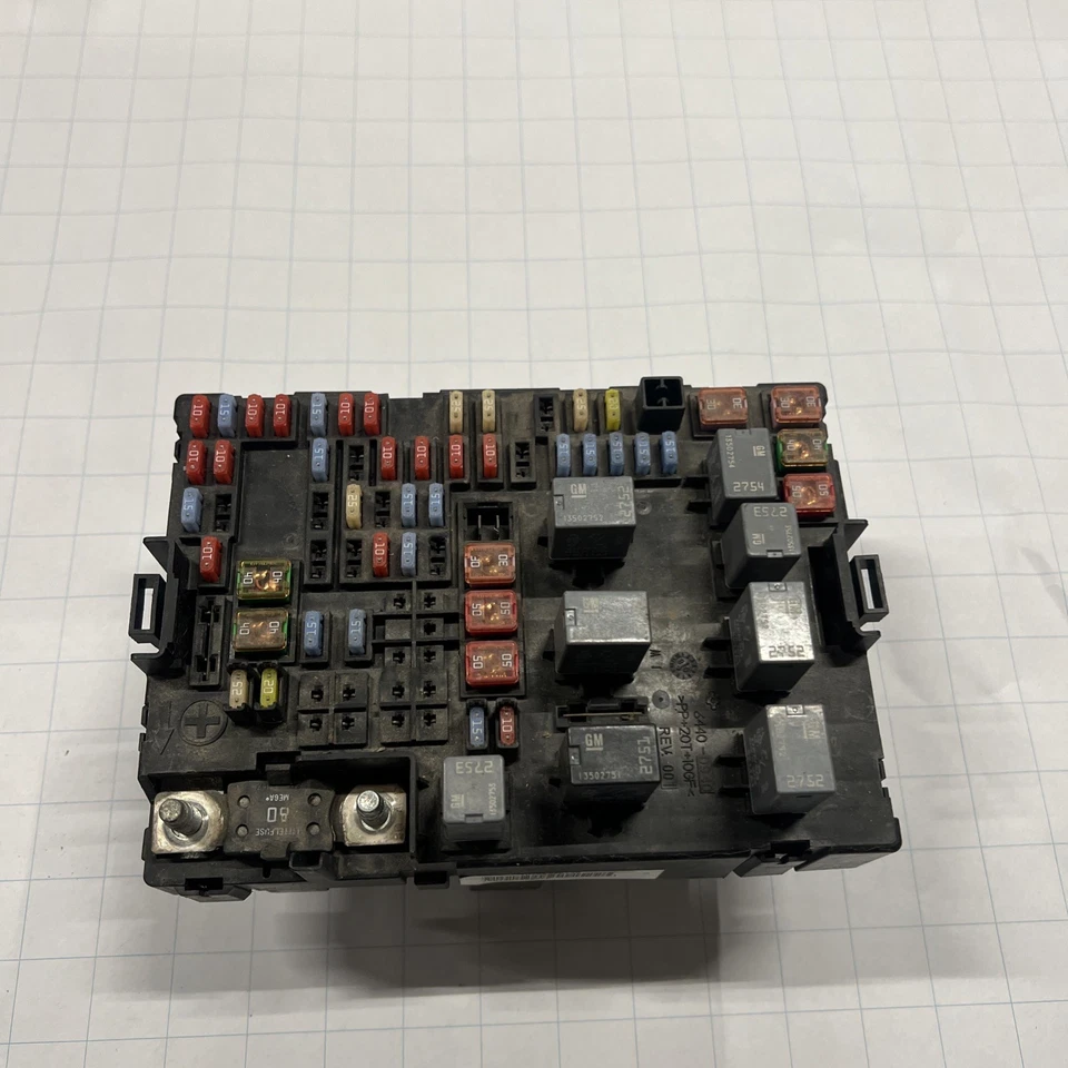 Pontiac Torrent 2007-2009 caja de fusibles motor 3,4 L *probado funcionando* OEM  Foto 1 de 4