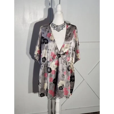 JONATHAN MARTIN SATIN BLOUSE COLOR SILVER SHORT SLEEVE POLY/SPANDEX SIZE 3X - Image 1 of 4