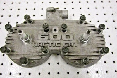 Arctic Cat Sabercat 600 2004 EFI LX culata 3006-642 Foto 1 de 4