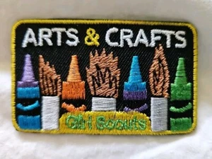Girl Scout Iron Fun Patch "Girl Scouts Arts & Crafts" - Picture 1 of 1