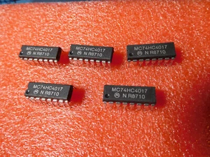 Lot of  5: Motorola MC74HC4017 (CD4017) DIP IC - NOS. USA Seller, fast ship! - Picture 1 of 2