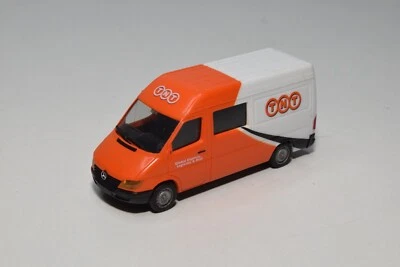 B54 1:87 HERPA MERCEDES-BENZ SPRINTER VAN BUS TNT GLOBAL EXPRESS EXC. COND. - Immagine 1 di 4