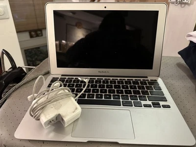 MacBook Air Early 2014 Laptop 11-inch, Silver - Image 1 of 3