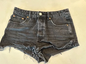 Zara Women's Black Denim Cutoff Shorts Sz US 6 EUR 38 MEX 28 - Picture 1 of 3
