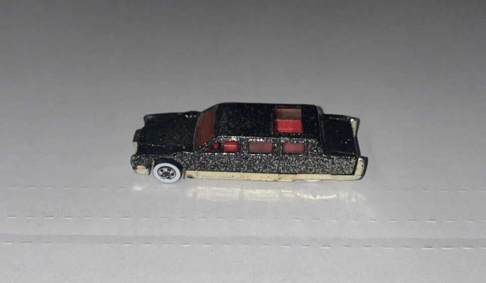 Hot Wheels 1990 Glitter Limo Cadillac Red Interior  - Image 1 of 1