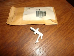 NUOVO originale OEM 836464 Whirlpool frigorifero perno supporto ripiano - Foto 1 di 2