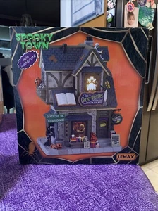 2021 Lemax Spooky Town The Ghost Writer's Antique Bookstore Lighted Building New - Picture 1 of 8