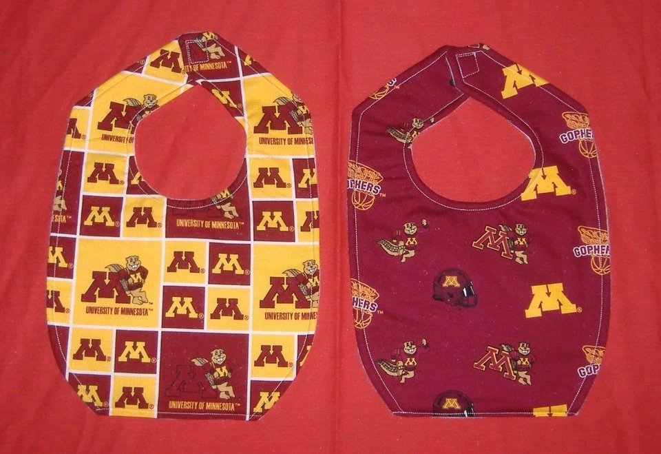 .NEW Handmade BABY CHILD BIB UNIVERSITY OF MINNESOTA GOLDEN GOPHERS college - Image 1 of 1