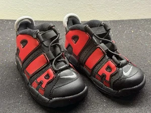 Scarpe Nike Air More Scottie Pippen taglia 7C bambino Chicago Bulls rosse e nere - Foto 1 di 13