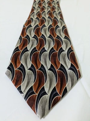 Pierre Cardin All Silk Brown/Silver Wavy Geometric Pattern Made in USA 57.5x4 - Image 1 of 4