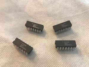 4  MICROCIRCUITS P/N F 9440m, DATE CODE 7822 - INDONESIA - Picture 1 of 2