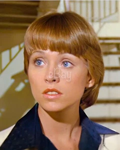 8x10 photo of Julie McCoy (Lauren Tewes) of the TV Hit Show, "The Love Boat". - Picture 1 of 1