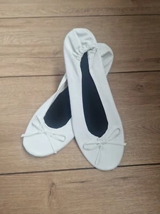 White Size 5 / Size 6 Fold Up Flats Roll Up Pumps After Wedding Party Pumps - Picture 1 of 4
