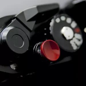 soft shutter release DARK RED adatto a LEICA M10-D M10-R M-E 240 220 R2 R3 R4 R5 - Picture 1 of 9
