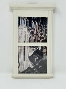 American Girl AG Mini Illuma Zimmer Stadtbild Fenster Puppenhaus Stück Ersatz - Bild 1 von 6