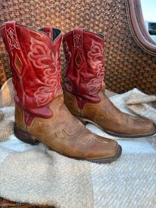 Stivali da cowboy western J B Dillon da uomo taglia 10 EE rosso marrone pelle di capra Stockman - Foto 1 di 8