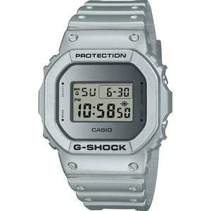 Casio Men Digital Quartz Watch with Plastic Strap DW-5600FF-8ER - Foto 1 di 10