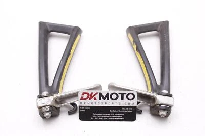 08 YAMAHA YZF R6 OEM JUEGO DE CLAVIJAS DE PASAJERO TRASERO PAR R2.BX25 R2.BX25 Foto 1 de 4