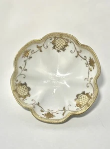 Hand Painted Nippon Dish Pedestal Bowl Gold Trinket Porcelain Vintage - Picture 1 of 8
