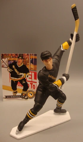 1995 LOOSE STARTING LINEUP SLU FIGURE LUC ROBITAILLE PITTSBURGH PENGUINS Cover