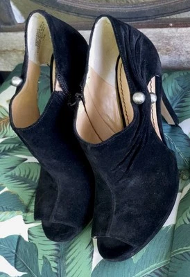 NINE WEST  BLACK SUEDE HEELS  — OPEN TOE —  SIZE 5.5 - Image 1 of 4