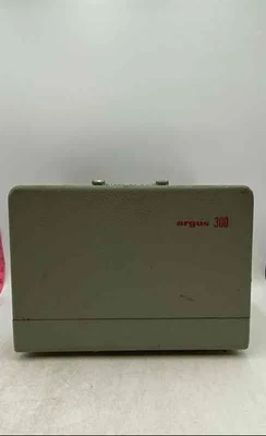 Proyectores de diapositivas de cine en casa coleccionables verdes Argus 300 III con estuche Foto 1 de 4