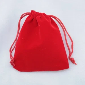 Lot de 5 pochettes cadeau en velours rouge Noël - Foto 1 di 2