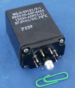 MIL-O-39021/7-1 12020-ADPC1-11 27,5VAC/DC - Photo 1/4