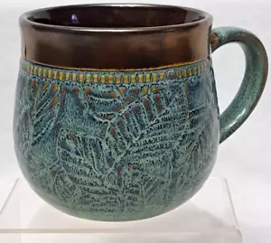 Potters Corner blau grün und Kupfer Gold Becher Blattmuster geprägt glasiert 17 oz - Bild 1 von 12