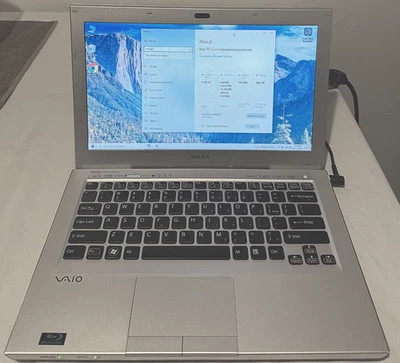 Sony VAIO PCG-41217L • i5@2.3GHz • 8GB RAM 500GB ATA • 13.3" AMD 7400M • No Bat — 第 1/4 张图片