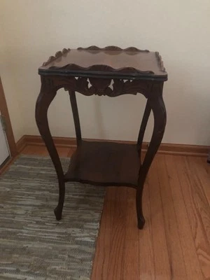 Early 20th century carved French style walnut stand 27 1/2 in. tall - Image 1 of 4