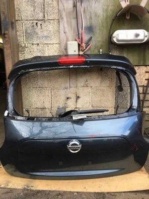 Nissan Juke 2014 tapa de maletero con cámara con alerón sin abolladuras ni abolladuras de vidrio Foto 1 de 4