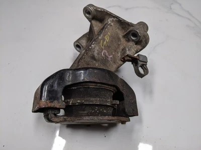 MITSUBISHI SHOGUN PAJERO MK3 3.5 GDI ENGINE MOUNT #2 - Image 1 of 4