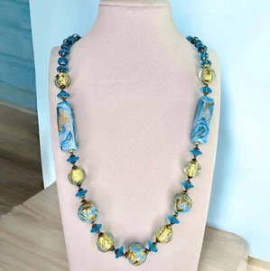 Collar de cristal artístico vintage único italiano de Murano azul y dorado con cuentas hecho a mano - Imagen 1 de 4